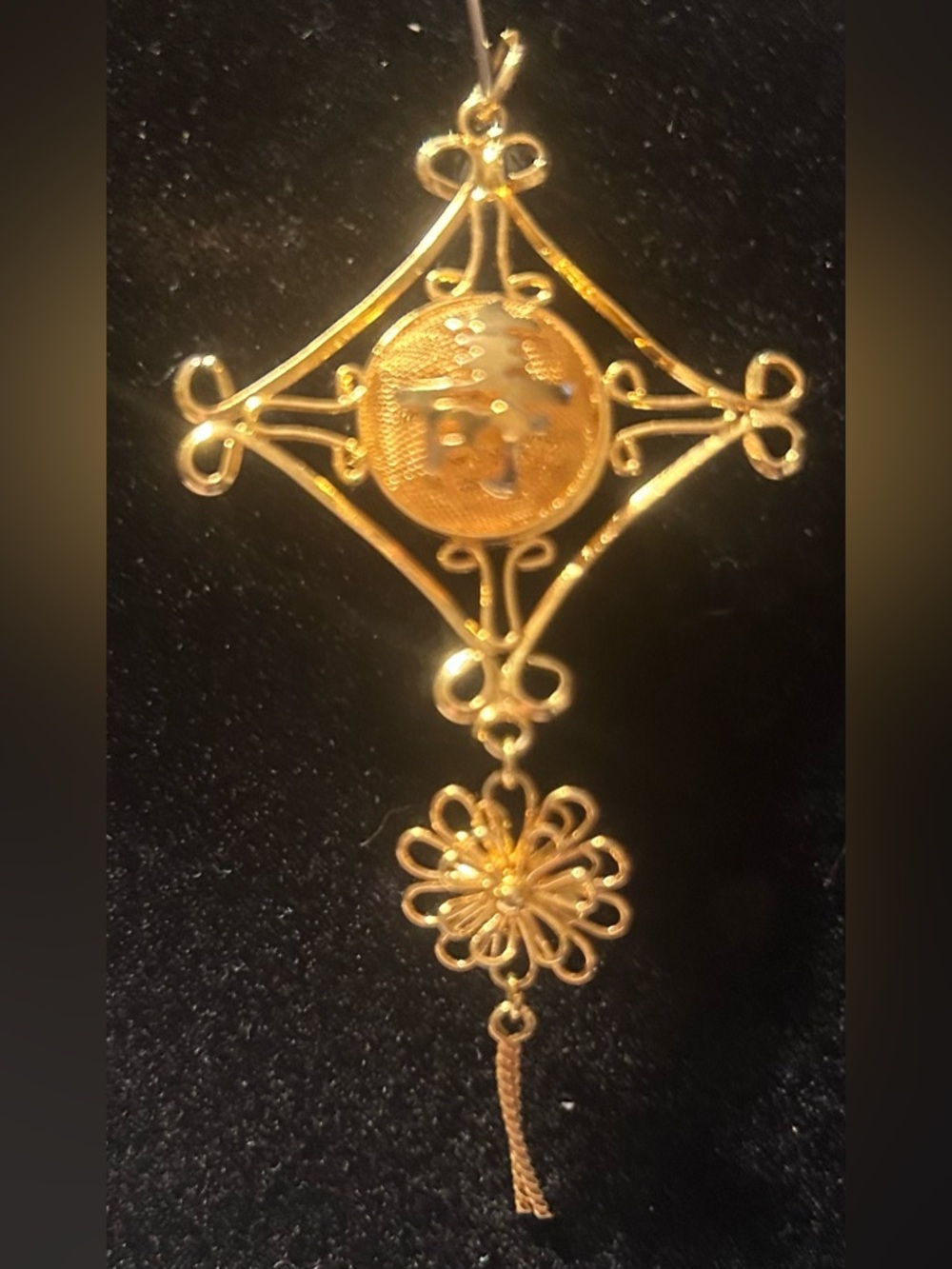 Vintage Gold Tone Filigree Gilt Vinaigrette Pendant (chain not included) - Picture 3 of 8